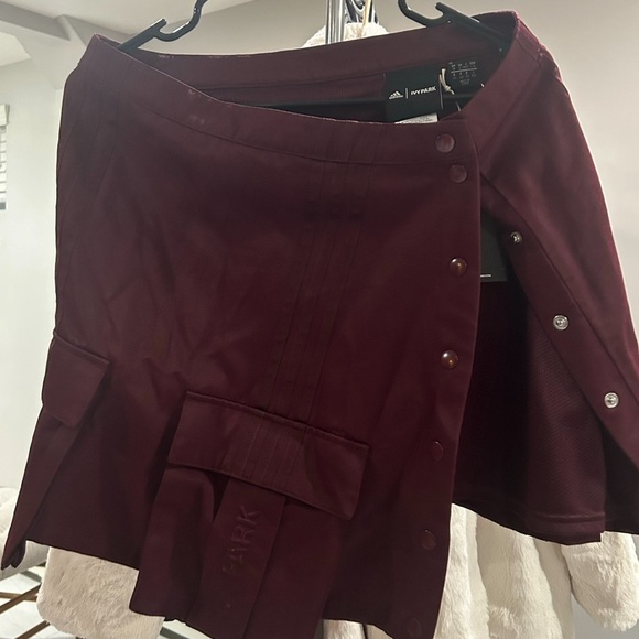 NWT* Ivy Park Women's Burgundy Mini Skirt - Picture 4 of 7